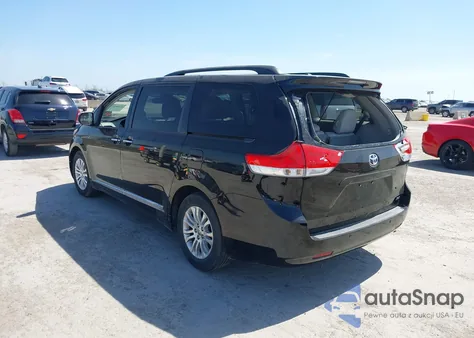 2013 Toyota Sienna Xle V6 8 Passenger z USA, uszkodzony, nr VIN 5TDYK3DC6DS340954